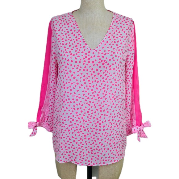 Lilly Pulitzer Tops - Lilly Pulitzer Pink White Dot Top V-Neck‎ 3/4 Bow Sleeve Pullover XS Lightweight
